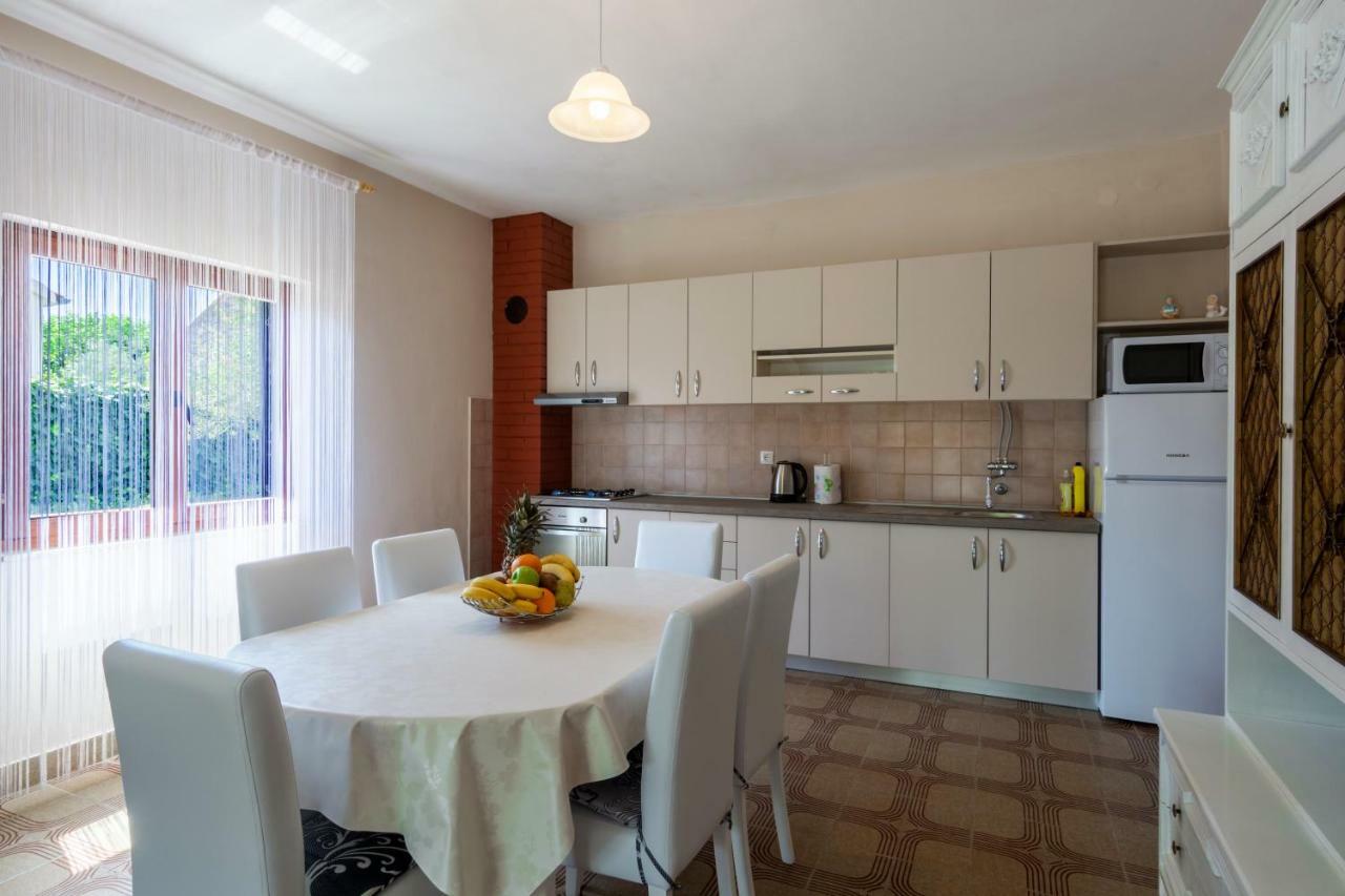 Vacation House Maslina Rupalj Kültér fotó
